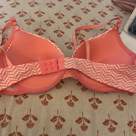 Jessica Simpson Bra - Picture 2 of 4